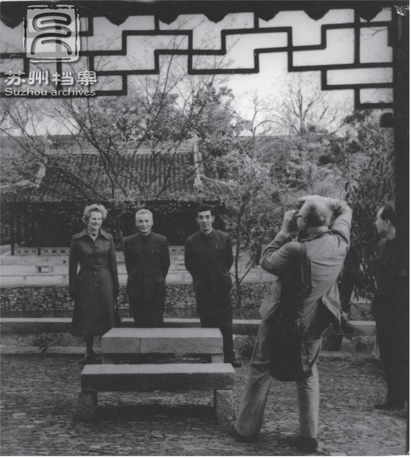 1977年4月，撒切尔夫人到苏州访问。.jpg
